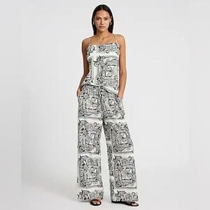 NWT EXPRESS High waisted design wide leg pants Size Small